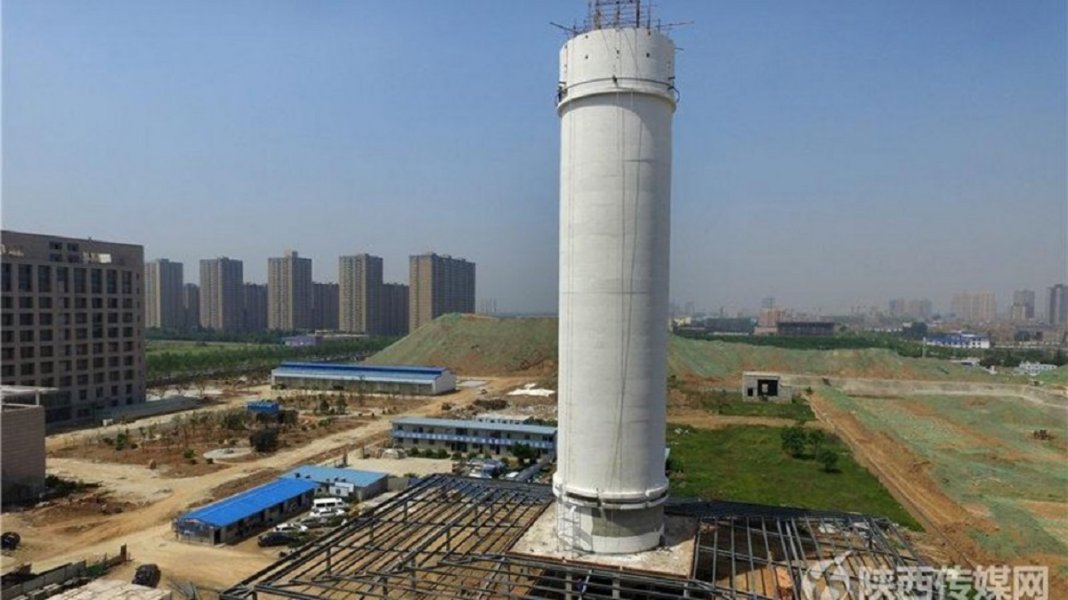 China recebe torre que trata o ar retirando a poluição