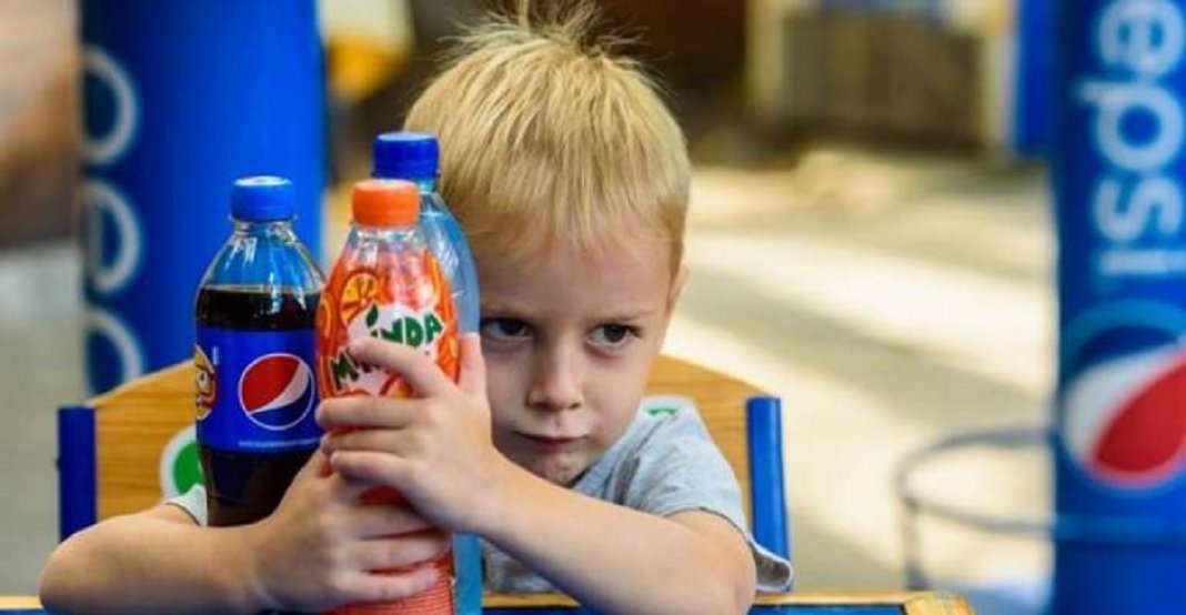Projeto que proíbe venda de refrigerantes em escolas é aprovado por Comissão da Câmara