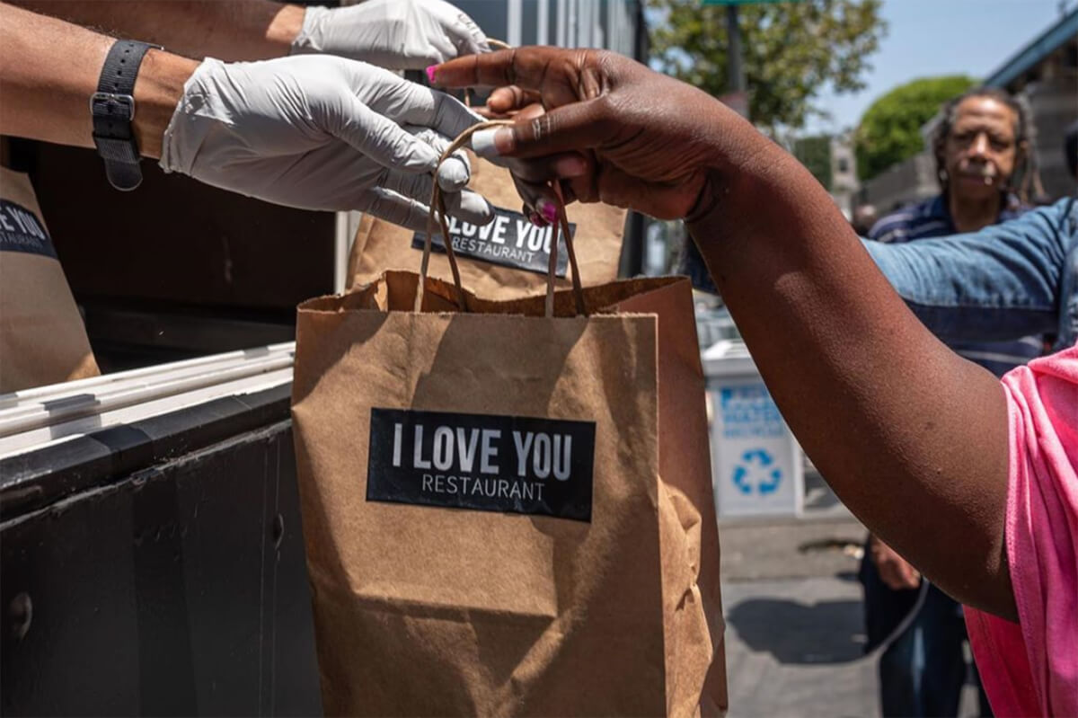 revistacarpediem.com - Jaden Smith filho de Will Smith inaugura restaurante móvel para moradores de rua