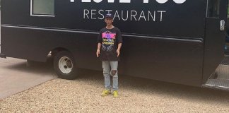 Jaden Smith filho de Will Smith inaugura restaurante móvel para moradores de rua