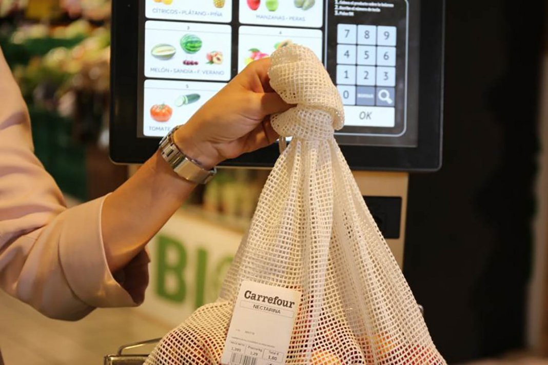Carrefour lança redes de algodão em vez de sacolas plásticas para compra de frutas e verduras na Espanha