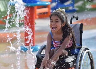 O primeiro parque aquático do mundo dedicado a pessoas com deficiência