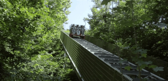 revistacarpediem.com - Conheça o parque de diversões em meio a floresta com zero eletricidade