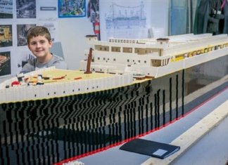 Criança autista usou peças de LEGO para construir a maior réplica do Titanic já vista