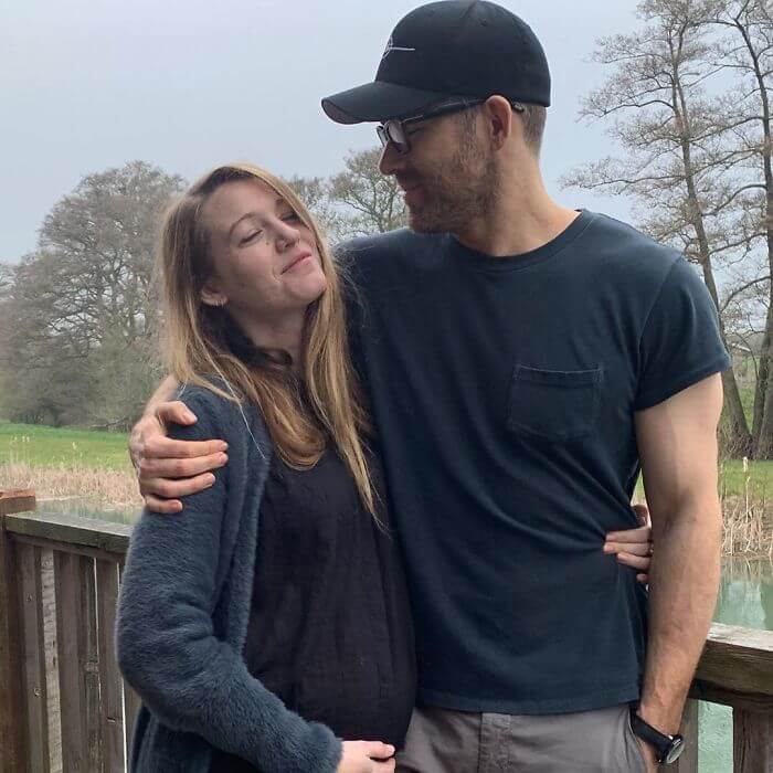 revistacarpediem.com - Ryan Reynolds comemora o aniversário da esposa Blake Lively postando as piores fotos dela