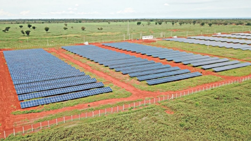 Governador de Minas Gerais irá instalar 32 usinas solares