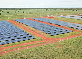 Governador de Minas Gerais irá instalar 32 usinas solares
