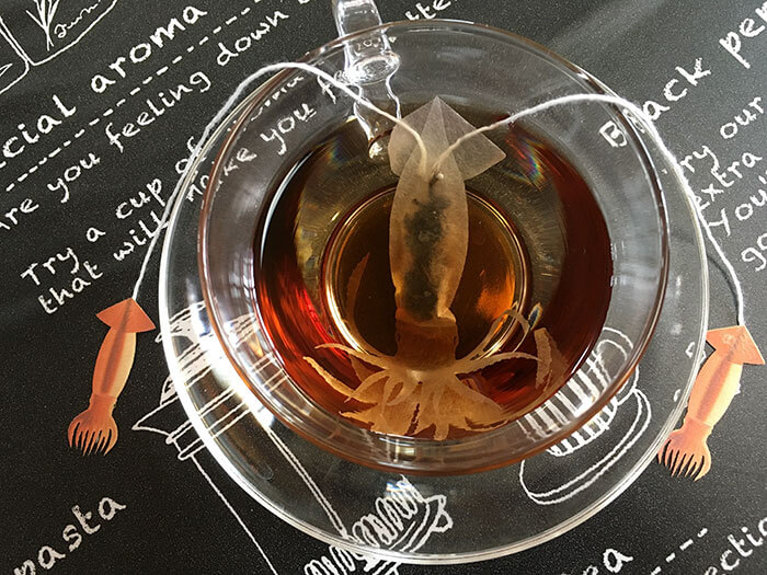 lulaxic2 - Empresa cria saquinhos de chá de criatura do mar que “ganham vida” dentro da sua xícara