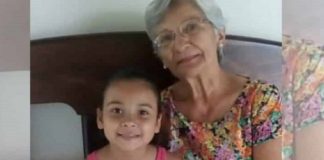 Mãe deixa menina chamar amiga para sua festa do pijama e ela traz senhora de 68 anos