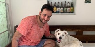 Após ser rejeitado e devolvido, cão surdo é adotado por rapaz surdo