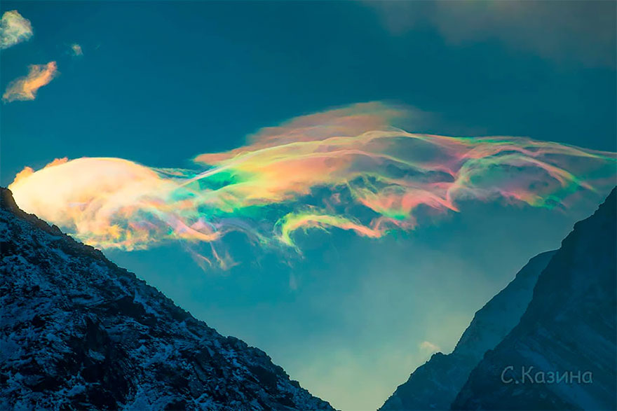 revistacarpediem.com - Nuvens multicoloridas e fluorescentes no céu da Sibéria encantam o mundo todo