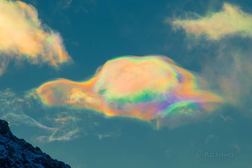 fenômeno nuvens multicoloridas 3 - Nuvens multicoloridas e fluorescentes no céu da Sibéria encantam o mundo todo
