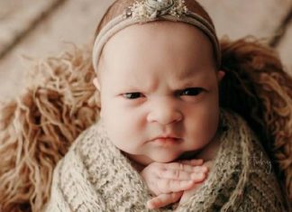 Recém-nascida viraliza após fazer expressão de brava em fotos