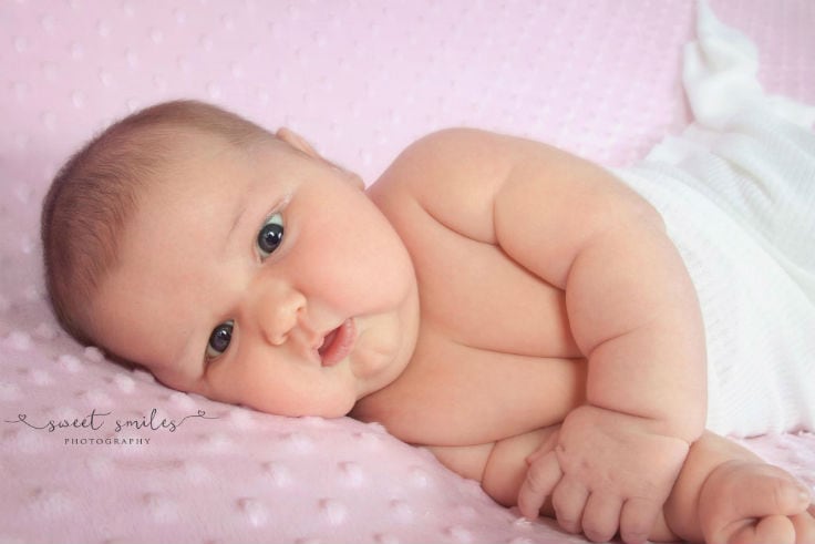 bebe ensaio newborn2 - Mãe dá à luz bebê de 6 quilos e seu ensaio Newborn encanta a Internet