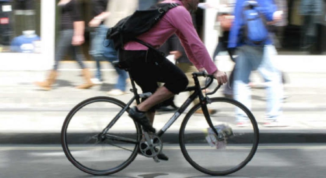 Na Espanha, a bicicleta se torna meio a combate da disseminação do coronavírus