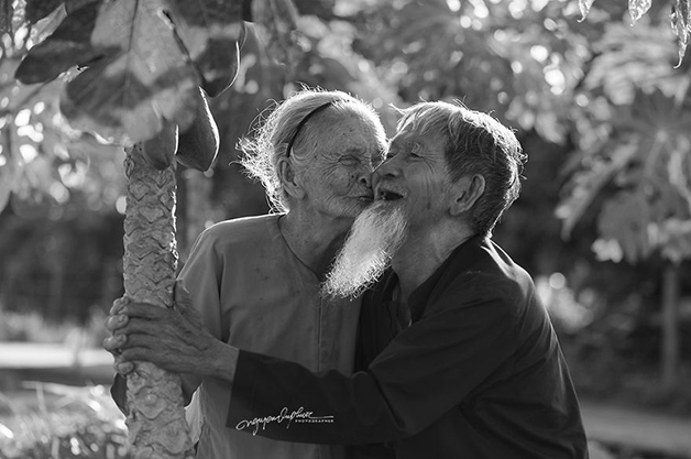 revistacarpediem.com - Ensaio fotográfico eterniza momentos incrivelmente fofos de casal: juntos há 90 anos