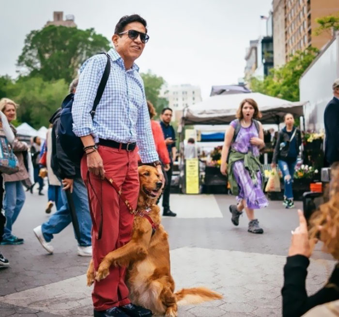 revistacarpediem.com - Este Retriever amou abraçar e está obcecado em abraços