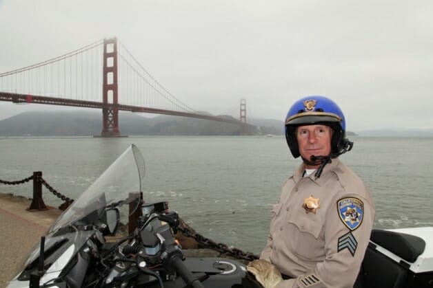 revistacarpediem.com - Esse policial já impediu que mais de 200 pessoas pulassem da ponte Golden Gate.