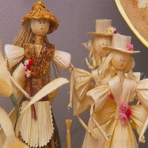 boneca de palha de milho com detalhes - Essa boneca de milho verde irá relembrar a infância de diversas pessoas