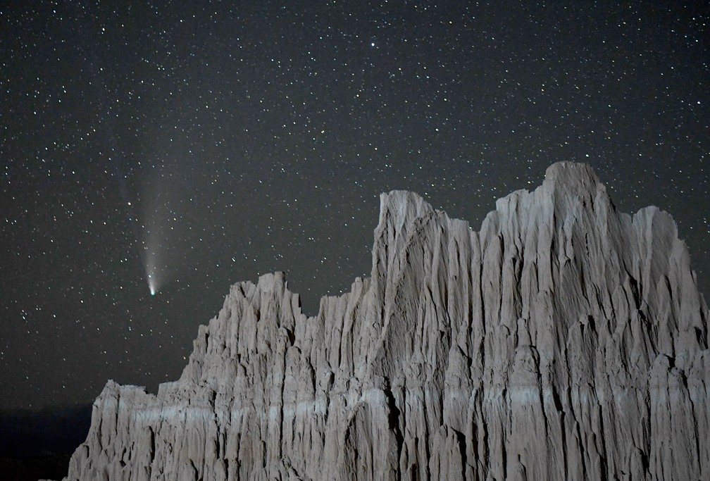 revistacarpediem.com - Casal fica noivo durante rara passagem de cometa