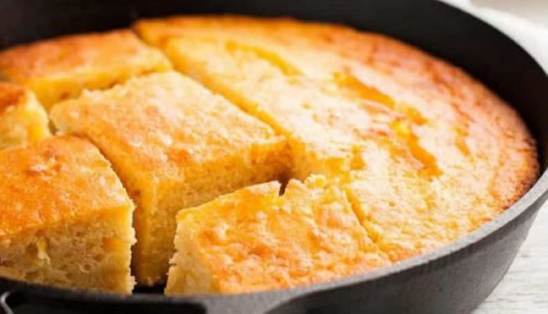 Aqui vai uma receita de Bolo de Milho na frigideira super rápido e fácil