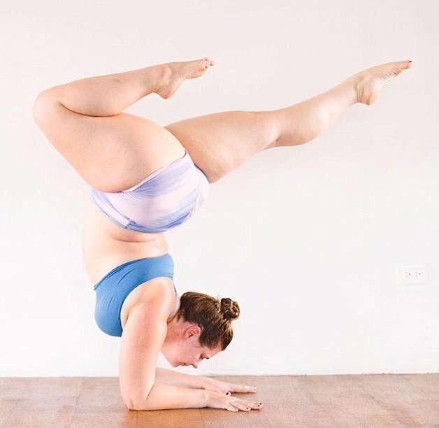 dana1 - Mulher de 100 kg faz poses de yoga incríveis e conta como melhorou sua autoestima