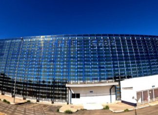 Prédio em Goiás possui a maior fachada de vidro com filmes solares do planeta