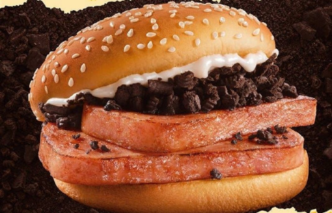 McDonald’s vende lanche bizarro de carne de porco com ‘Oreo’ e maionese na China