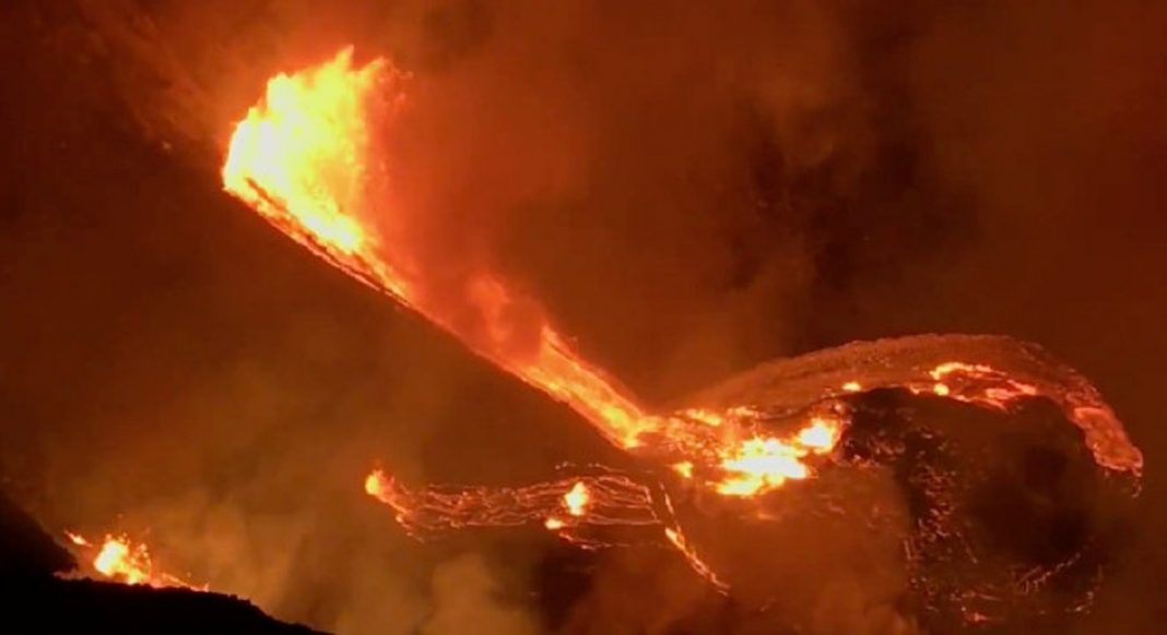 Assustador! Vulcão Kilauea entra em erupção após terromoto, no Havaí