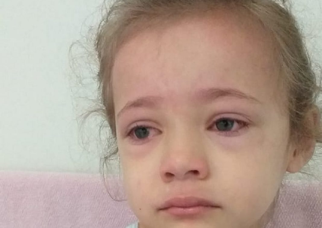 “Ela gritava de dor” relata mãe ao descobrir síndrome rara da filha causada pela COVID-19