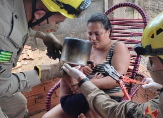 Criança  prende cabeça em panela de pressão e é resgatado em Goiás