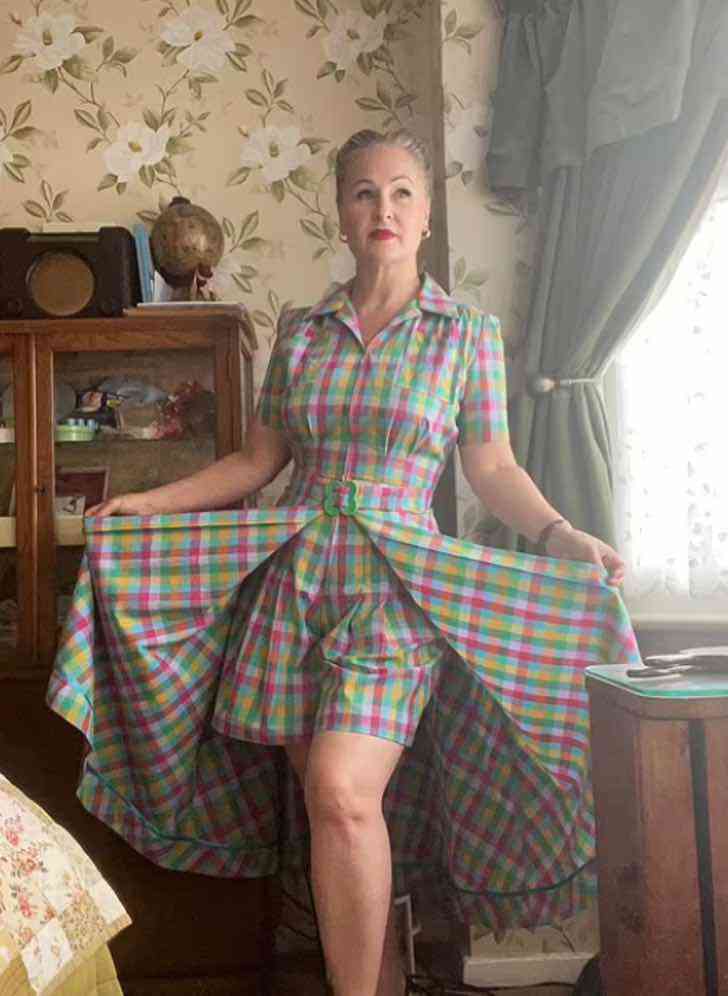 revistacarpediem.com - Mulher compra tecidos para criar suas próprias roupas inspiradas nos anos 1940: 'Não gosto da moda atual'