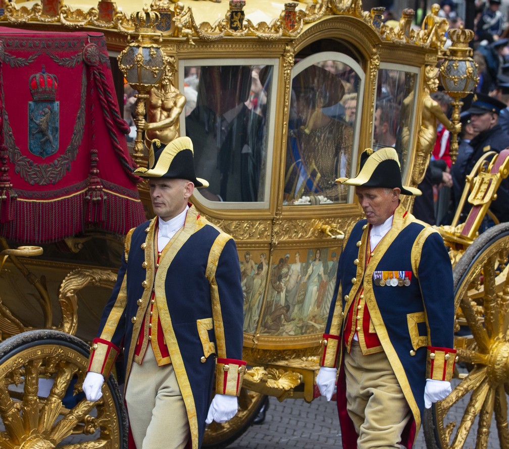 carruagem - Rei da Holanda 'aposenta' carruagem com imagem de negros escravizados