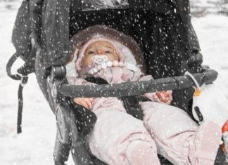 Bebês dormem do lado de fora, na neve, nos países nórdicos – e isso é aparentemente normal por lá