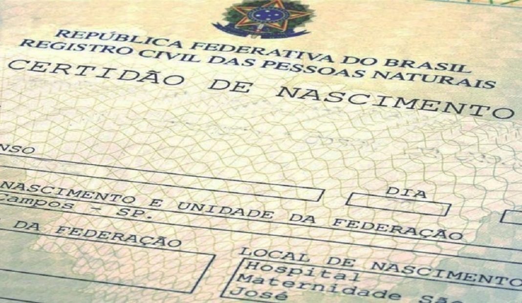 Avó entra na Justiça para tentar mudar o nome do neto registrado como ‘Lúcifer’