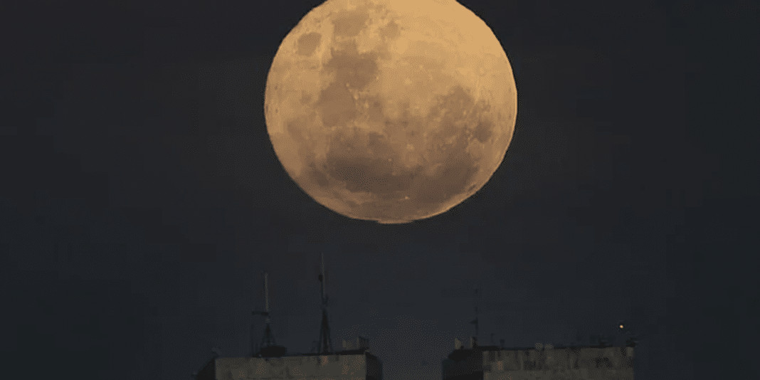 Maio termina com Lua Azul e microlua: entenda como observar o fenômeno